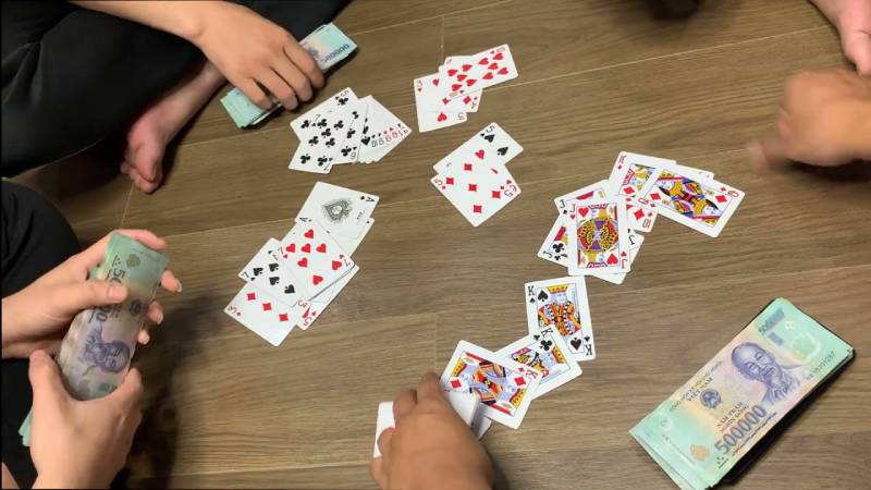 Ghi nhớ các lá bài đã được đánh ra