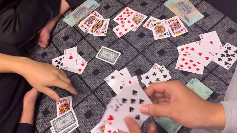 Quan sát và phân tích đối thủ