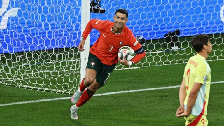 Soi Phong Độ Cầu Thủ Chuyên Nghiệp Cùng Hello88